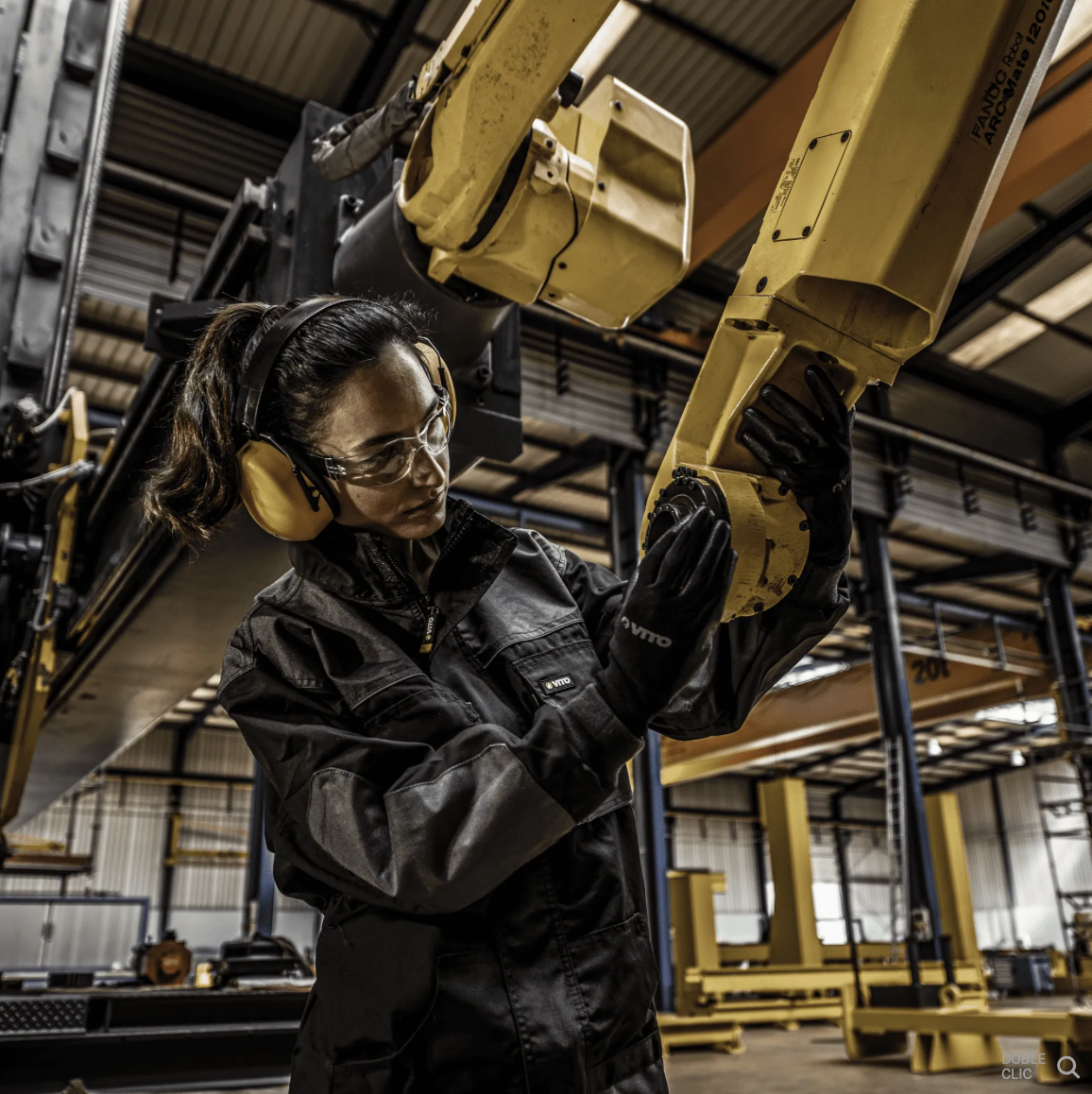 Chaqueta de Trabajo Comfort Plus Gris – 9 Bolsillos, Triple Costura y Cierre con Velcro