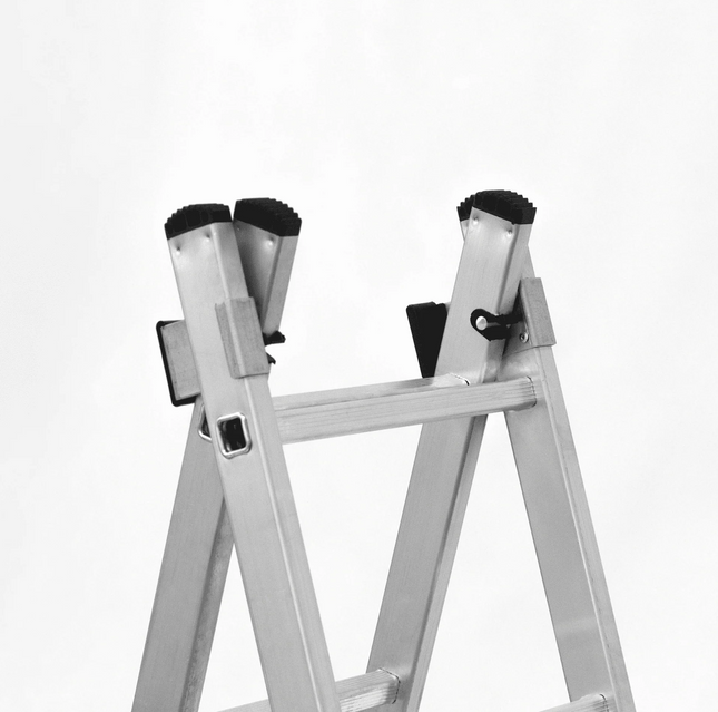 Escalera Doble Extensible de Aluminio 2x2,5 m con Peldaños Cuadrados Antideslizantes