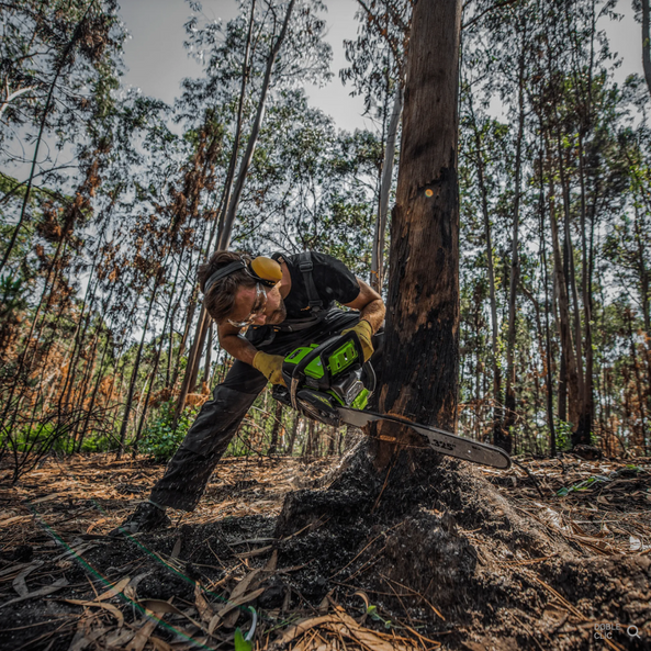 Jardinera de Trabajo Comfort Plus Gris – 10 Bolsillos, Triple Costura y Rodillas Reforzadas