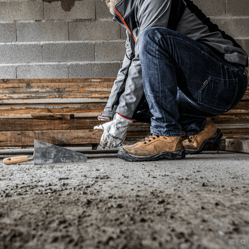 Zapato de Seguridad OXIS S1P de Gamuza con Puntera Composite