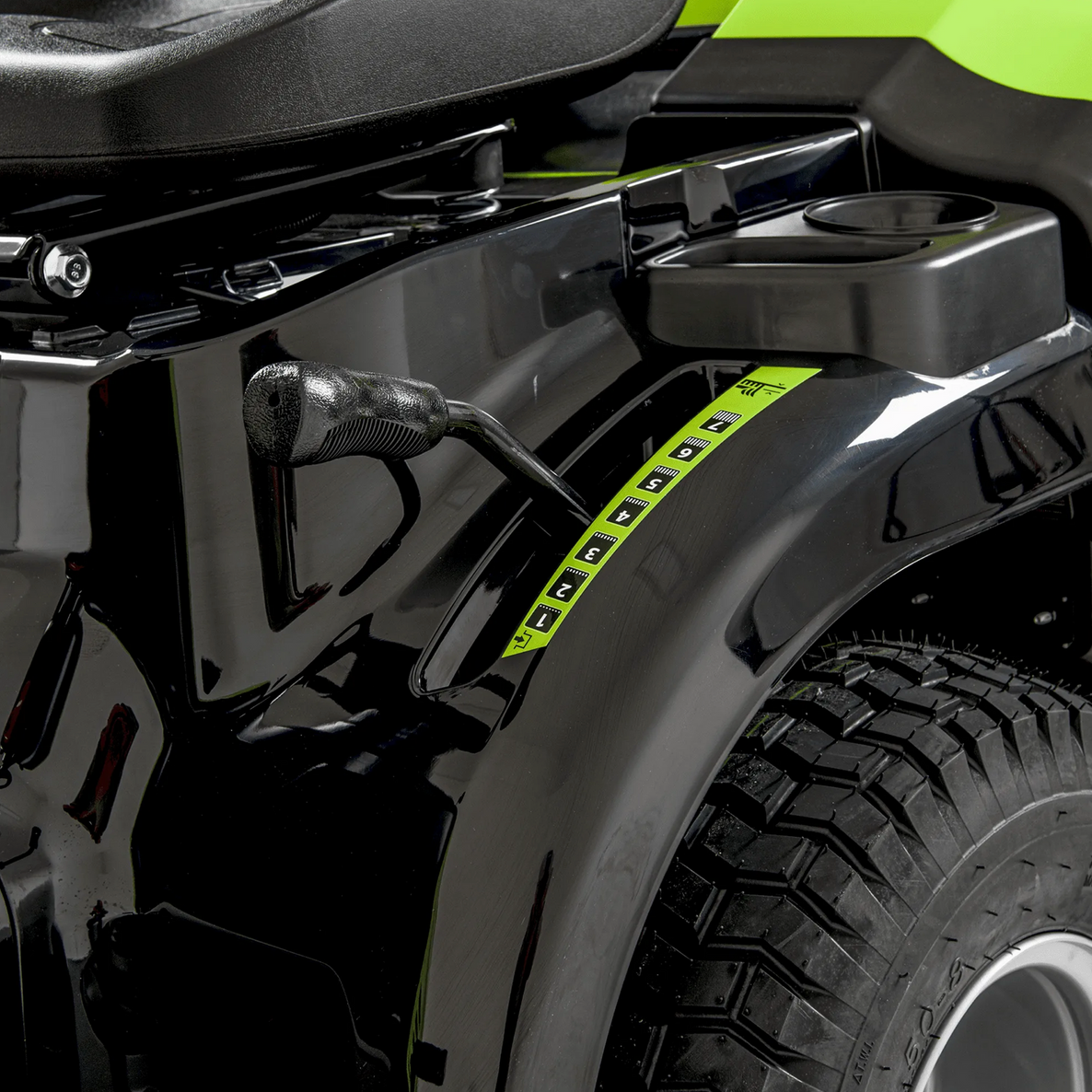 Tractor Cortacésped Hidrostático 86 cm | 10,5CV Potencia y Precisión